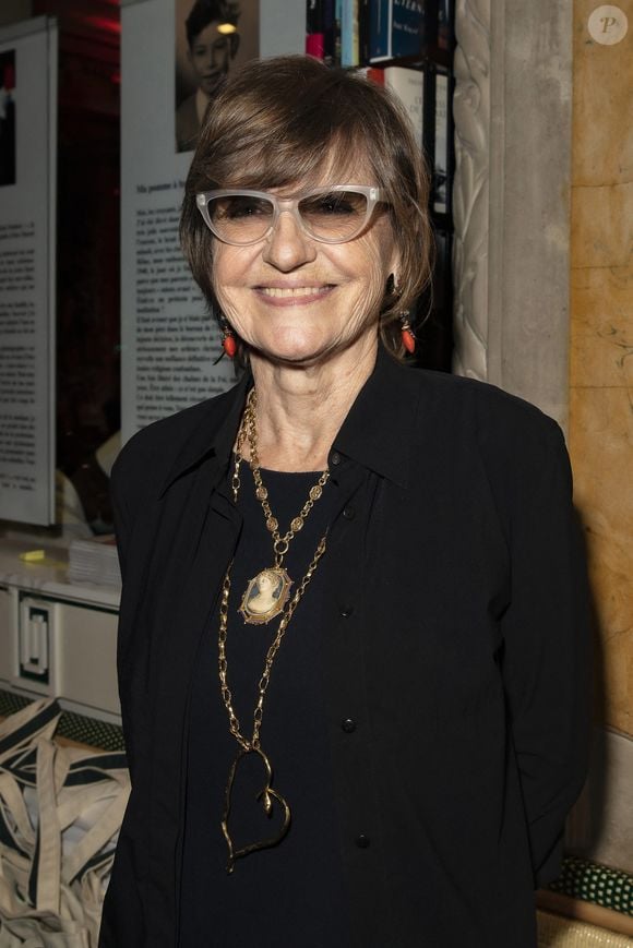 Aujourd'hui devenus grands, les fils d'Anne-Marie Périer ont emprunté des carrières différentes : l'un est reporter d'image à la télévision, l'autre producteur de films et séries... 

Anne-Marie Périer au lancement du nouveau livre de Jean-Marie Périer "Chroniques d'un dilettante" aux éditions Calmann-Lévy, au café littéraire Les Deux magots à Paris le 26 Octobre 2021. © Jack Tribeca / Bestimage