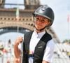 Dans un reportage de "Paris Match", elle a expliqué que Valentine était une jument "très très très sensible et imprévisible" qui la pousse à sortir de sa zone de confort.

Giulia Sarkozy sur Valentine lors de la coupe Kids Cup L'Envol lors du Longines Paris Eiffel Jumping le 20 juin 2025

© Perusseau / Veeren / Bestimage