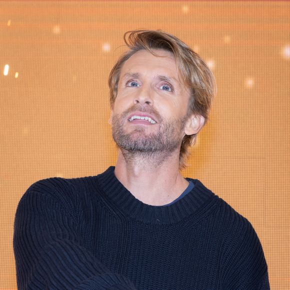 L'acteur et réalisateur français Philippe Lacheau lors du lancement des illuminations et festivités de Noël au centre commercial CAP 3000 aux côtés du nouveau directeur du centre Frédéric Llorca à Saint-Laurent-du-Var, France, le 20 novembre 2024. Photo by Shootpix/ABACAPRESS.COM