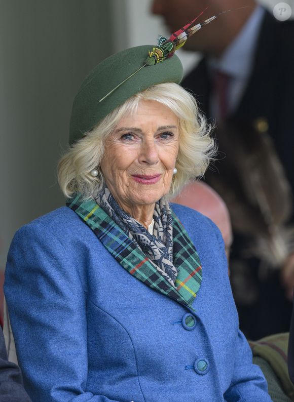 Le roi Charles III d'Angleterre et Camilla Parker Bowles, reine consort d'Angleterre, lors des jeux des Highlands du Braemar Gathering au parc commémoratif de la princesse royale et du duc de Fife de Braemar, en Ecosse, Royaume Uni, le 6 septembre 2025. © Cover Images via ZUMA Press / Bestimage/Bestimage