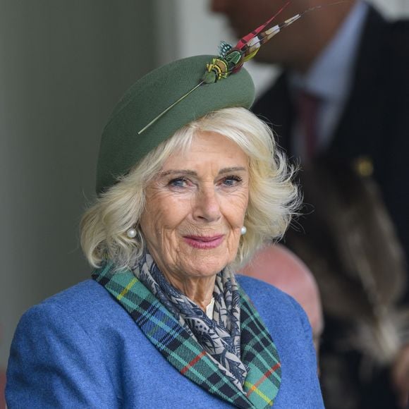 Le roi Charles III d'Angleterre et Camilla Parker Bowles, reine consort d'Angleterre, lors des jeux des Highlands du Braemar Gathering au parc commémoratif de la princesse royale et du duc de Fife de Braemar, en Ecosse, Royaume Uni, le 6 septembre 2025. © Cover Images via ZUMA Press / Bestimage/Bestimage