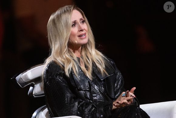 Exclusif - Lara Fabian lors de l'enregistrement de l'émission "La chanson secrète N°14", présentée par Nikos Aliagas et diffusée le 26 décembre sur TF1, à Paris le 9 décembre 2025. © Jacovides-Moreau/Bestimage
