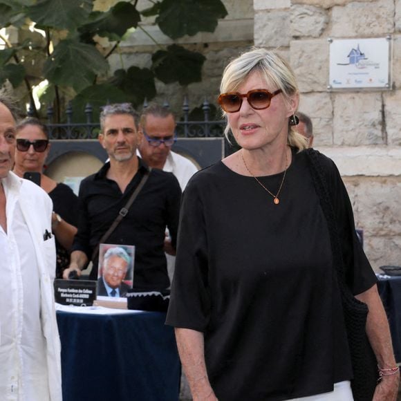 Chantal Ladesou et son mari Michel Ansault lors des obsèques de Philippe Bouvard en l'église Notre-Dame de Bon Voyage à Cannes, le 31 août 2026.
© Chavaroche-Guignebourg / Bestimage