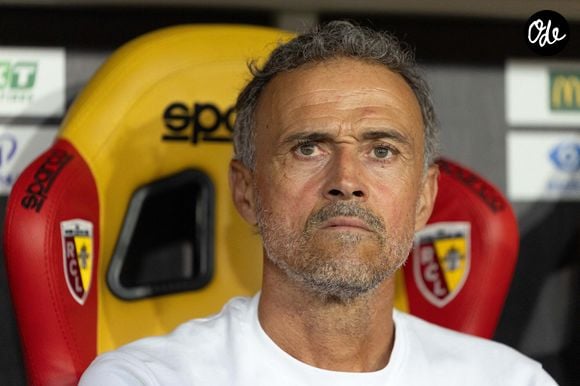 Luis Enrique, l'entraîneur du PSG, lors du match de Supercoupe de France (Trophée des Champions) opposant le RC Lens au Paris Saint-Germain (PSG) au stade Bollaert-Delelis de Lens, dans le nord de la France, le 16 août 2026. Photo de Raphaël Lafargue/ABACAPRESS.COM