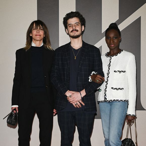 Exclusif - Sophie Marceau, Vincent Zulawski et Eye Haïdara - Photocall de l'avant-première du film "Les Trois Mousquetaires : D'Artagnan" aux Invalides à Paris le 21 mars 2023.

© Guirec / Moreau / Jacovides / Bestimage