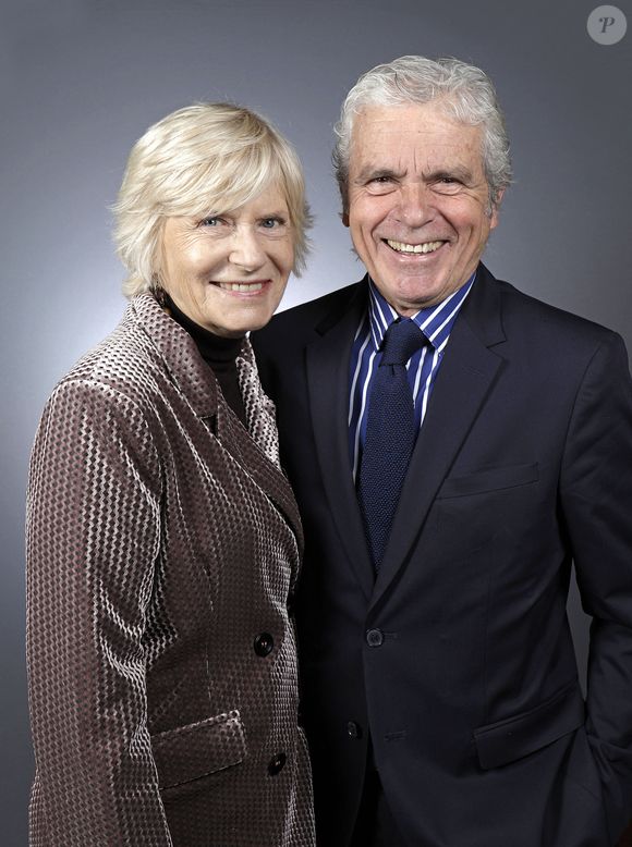 Exclusif - Portrait de Catherine Ceylac et son compagnon Claude Serillon le 16 décembre 2022. © Cédric Perrin / Bestimage 