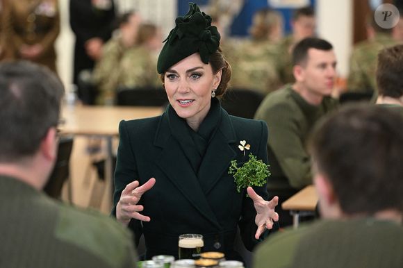 Catherine (Kate) Middleton, princesse de Galles, assiste au défilé de la Saint-Patrick de la garde irlandaise à la caserne Wellington, à Londres. Julien Burton / Bestimage