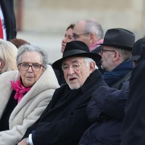 Dominique Strauss-Kahn a néanmoins pris la parole devant les médias, évoquant avec émotion la disparition de Lionel Jospin.

Dominique Strauss-Kahn (DSK) - Hommage national rendu à l'ancien Premier ministre français Lionel Jospin à l'Hôtel des Invalides à Paris le 26 mars 2026. Dominique Jacovides/Bestimage