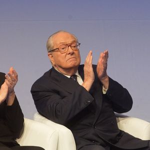 Marine Le Pen et son père Jean-Marie Le Pen - Remise des glaives d'honneur lors du 15ème Congrès du Front National à Lyon. Le 29 novembre 2014