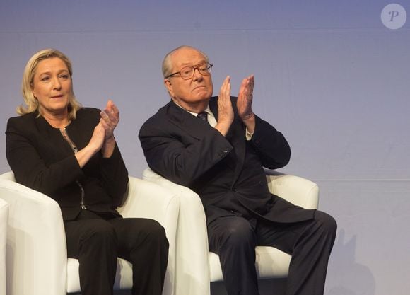 Marine Le Pen et son père Jean-Marie Le Pen - Remise des glaives d'honneur lors du 15ème Congrès du Front National à Lyon. Le 29 novembre 2014