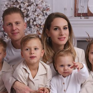 Camille avec son ex mari Nicolas Santoro et leurs enfants. 
Instagram @madame.santoro