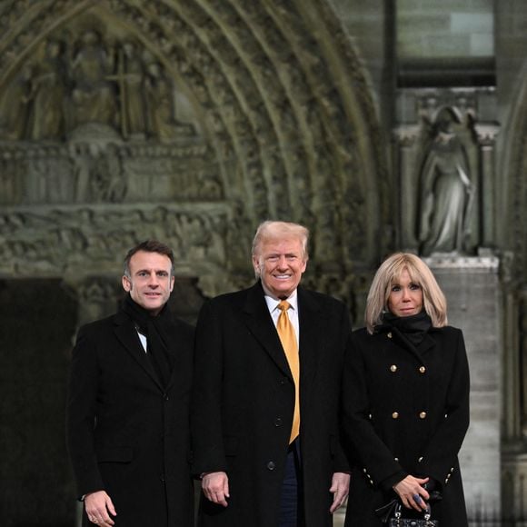 Emmanuel Macron, président de la République Française Donald Trump, 47e président des Etats-Unis et Brigitte Macron - Arrivées à la cérémonie de réouverture de la cathédrale Notre-Dame de Paris, le 7 décembre 2024. Joyau de l’art gothique, lieu de culte et de culture, symbole universel de la France et de son histoire, la cathédrale de Notre-Dame de Paris rouvre ses portes les 7 et 8 décembre, cinq ans après le terrible incendie qui l’avait ravagée le 15 avril 2019. © Bestimage© Eliot Blondet/Pool/Bestimage