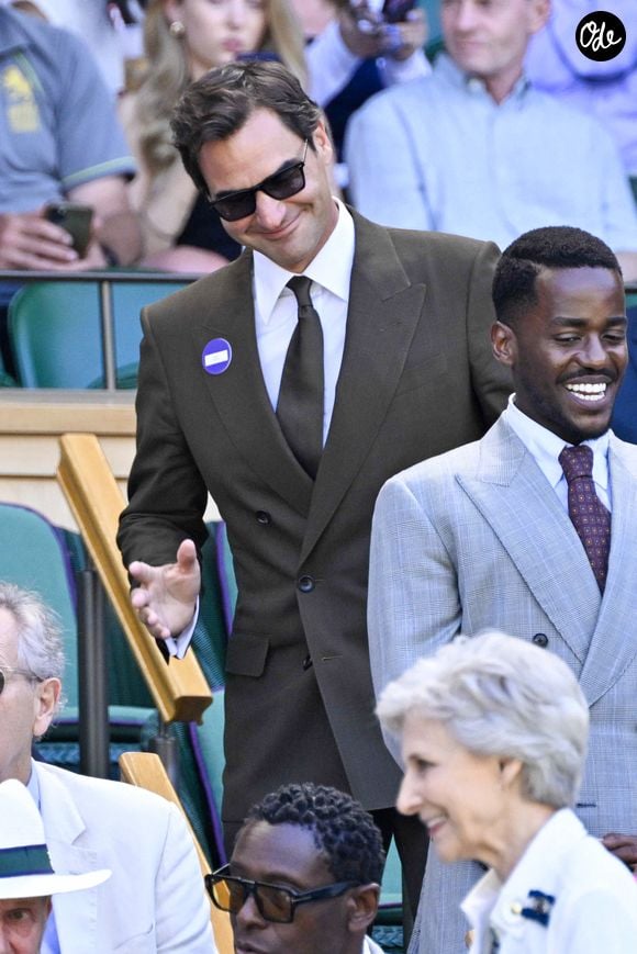 En 2019, le tennisman a acquis une participation d'environ 3 % dans la marque suisse de chaussures de sport On, estimée aujourd'hui à plus de 500 millions de dollars.

Roger Federer dans les tribunes du tournoi de Wimbledon 2026 au All England Lawn Tennis and Croquet Club de Londres, Royaume Uni, le 6 juillet 2026. © Chryslene Caillaud/Psnewz/Bestimage