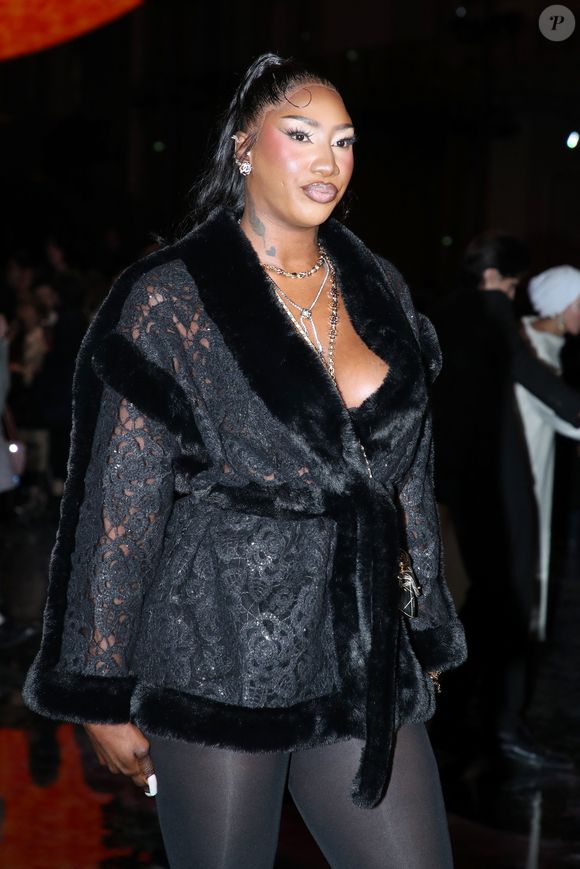 Aya Nakamura - Célébrités au Défilé Chanel, Collections Prêt-à-porter Printemps / Eté 2026, dans le cadre de la Fashion Week de Paris. Au Grand Palais à Paris, France, le 06 Octobre 2025. 

© Bertrand Rindoff / Bestimage