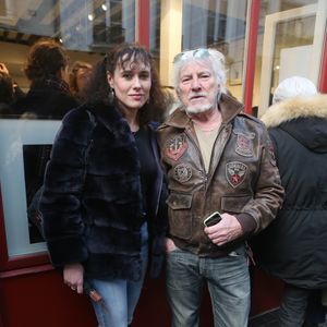 Hugues Aufray et sa compagne Murielle - Vernissage de l'exposition "Serge Gainsbourg" à la galerie de l'instant à Paris, le 28 mars 2018. © CVS/Bestimage