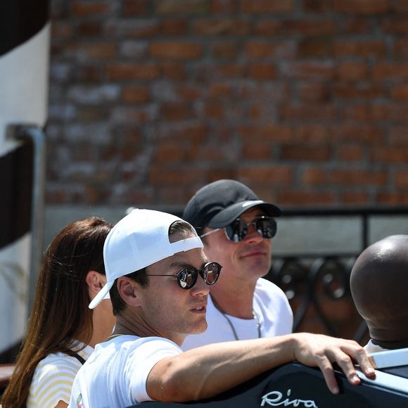 Orlando Bloom et Tom Brady prennent un bateau-taxi à Venise, la veille du mariage de Jeff Bezos et Lauren Sanchez, le 26 juin 2025. Backgrid UK/ Bestimage