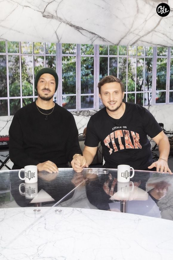 Carlito (Raphaël Carlier) et McFly (David Coscas) lors de l'enregistrement de l'émission Clique, présentée par M. Achour et diffusée en clair le 4 décembre 2021 sur Canal+ à 12h45, à Paris, France, le 2 décembre 2021. © Jack Tribeca/Bestimage