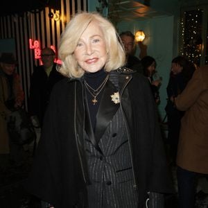 Michèle Torr - La ministre de la Culture Rachida Dati remet les insignes de l’ordre des Arts et des Lettres à Mine Vergès et Virginie Clerico-Patsouris suite à la présentation d'un plan de soutien et de reconnaissance des cabarets au Moulin Rouge à Paris le 21 janvier 2025. © Coadic Guirec/Bestimage