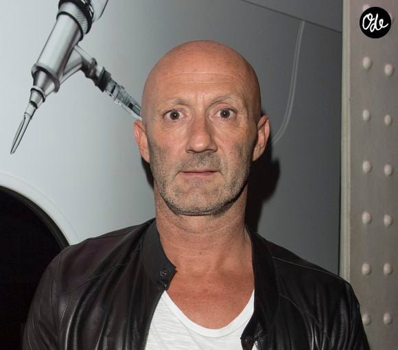 Ce jeudi 13 août 2026, Zinédine Zidane, nouveau sélectionneur de l'équipe de France, a nommé Fabien Barthez au poste d'entraîneur des gardiens de but;

Fabien Barthez - Présentation de la nouvelle marque de montre HYT au VIP Room à Paris 

© Pierre Perusseau/Bestimage