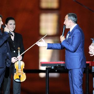 Après l’émission, elle traverse une dépression avant de retrouver sa voie artistique.

Patrick Bruel, Claire-Marie Bron et Nikos Aliagas - Enregistrement de l'émission "La chanson de l'année" au château de Chambord, qui sera diffusée le 5 juin 2021 sur TF1. © Gaffiot-Moreau / Bestimage