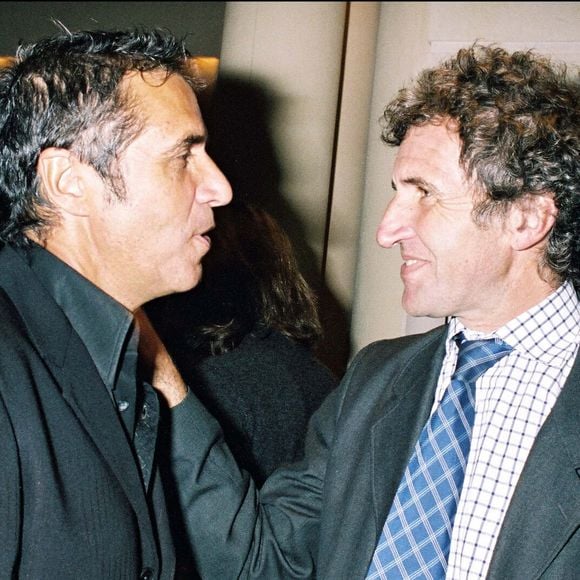Il est également revenu sur le décès brutal de son demi-frère Gérard Leclerc, mort dans le crash de son avion de tourisme le 15 août 2023.

Archives - Julien Clerc et Gérard Leclerc à l'hôtel Park Hyatt de Paris. BERTRAND RINDOFF PETROFF / BESTIMAGE
