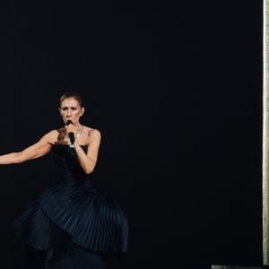 Celine Dion, tenue et bijoux Boucheron, lors de son premier concert à la Plénitude Arena à Paris La Défense le 12 septembre 2026. 

Photo : Agence / Bestimage