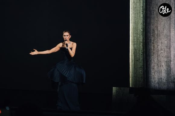 Celine Dion, tenue et bijoux Boucheron, lors de son premier concert à la Plénitude Arena à Paris La Défense le 12 septembre 2026. 

Photo : Agence / Bestimage
