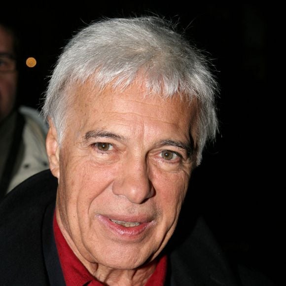 L'acteur et humoriste français Guy Bedos arrive au Pavillon Gabriel à Paris pour l'enregistrement de l'émission de Michel Drucker 'Vivement Dimanche' à Paris, France, le 31 octobre 2006. Photo Denis Guignebourg/ABACAPRESS.COM