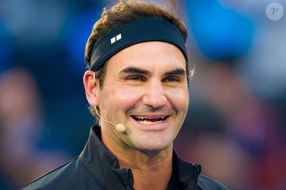 L’ancien numéro 1 mondial du tennis a découvert le Costa Rica de Dubaï au début des années 2000 et a été séduit par les conditions d’entraînement et la chaleur.

Roger Federer lors de la première journée de l'Open d'Australie 2026 à Melbourne Park le 18 janvier 2026 à Melbourne, Australie. © PsnewZ/Bestimage
