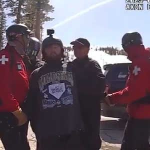 En effet, Hailey Joel Osment a été arrêté pour ivresse et possession de cocaïne dans une station de ski californienne.