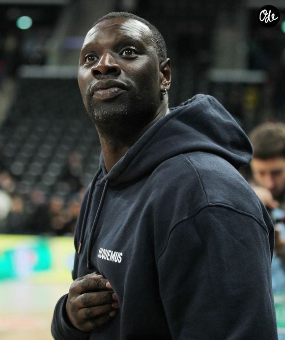 Omar Sy - Des célébrités assistent à la victoire du club Paris Basketball face au Baskonia Vitoria (67-65) à l'Adidas Arena à Paris, le 1er novembre 2024. 
© Jonathan Rebboah / Panoramic / Bestimage
