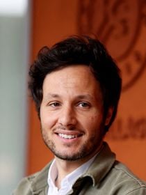 "Mon émotion est immense" : La vie que mène Vianney, loin de Paris dans sa cabane retirée, prend un nouveau tournant