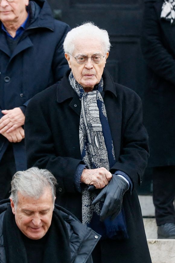 Lionel Jospin - Sorties des obsèques de Claude Allègre dans la salle de la Coupole du cimetière du Père-Lachaise à Paris, France, le 16 janvier 2025. © Christophe Clovis/Bestimage