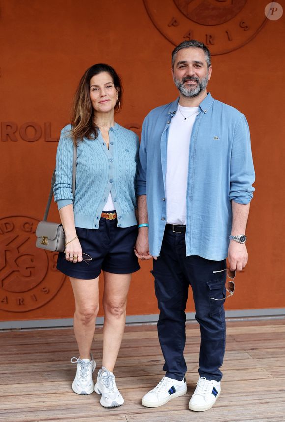 Olivier Nakache et sa femme Jézabel Marques au village lors des Internationaux de France de Tennis de Roland Garros 2025 (Jour 7), le 31 mai 2025 à Paris. 
© Dominique Jacovides / Bestimage