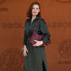 Une réflexion intime sur le doute, le désir et l’absence d’enfant.

Elodie Frégé au village lors des Internationaux de France de Tennis de Roland Garros 2025. Paris, le 30 mai 2025.
© Moreau / Jacovides / Bestimage