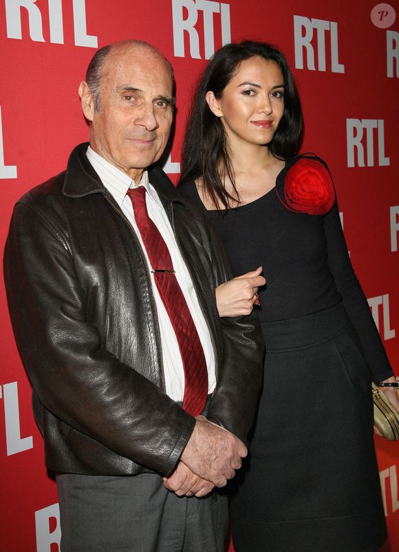 Guy Marchand et sa dernière femme arrivent à la soirée de célébration du 30ème anniversaire de l'émission 'Les Grosses Tetes' qui s'est tenue au premier étage de la Tour Eiffel à Paris, France, le 5 avril 2007. Photo par Denis Guignebourg/ABACAPRESS.COM