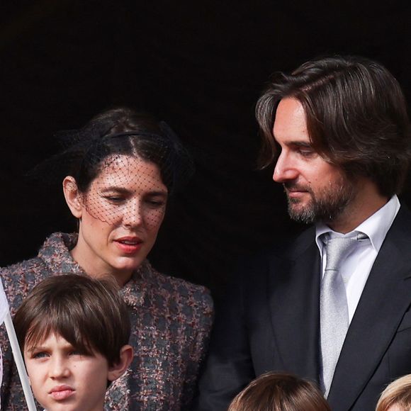 Andrea Casiraghi, son fils Sacha, Charlotte Casiraghi, Dimitri Rassam, Raphaël Elmaleh, Balthazar Rassam et Maximilian Casiraghi lors de la Fête Nationale de la principauté de Monaco, le 19 novembre 2022.
© Claudia Albuquerque/Bestimage