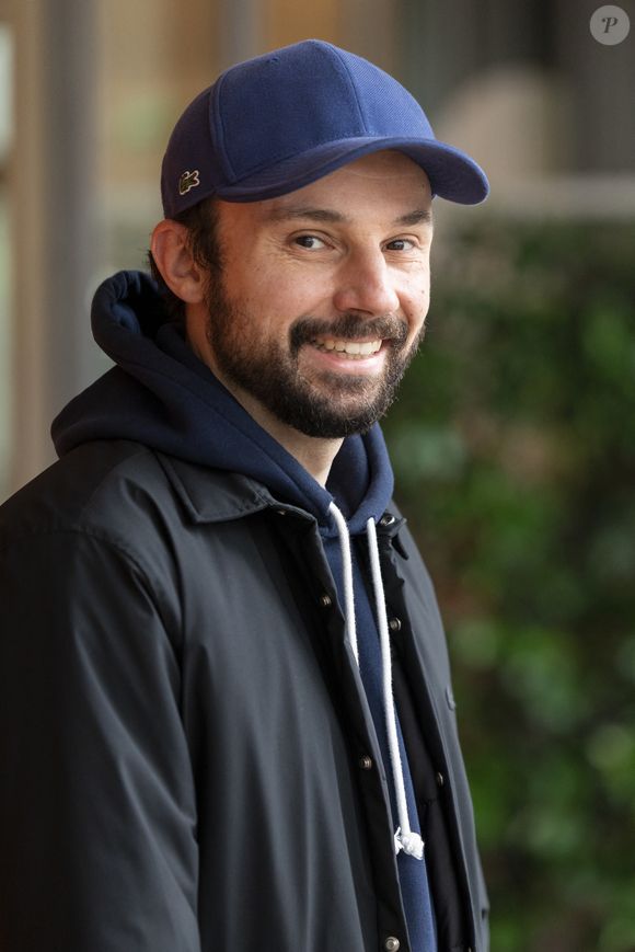 Tom Villa au village lors des Internationaux de France de Tennis de Roland Garros 2025. Paris, le 27 mai 2025. 
© Moreau / Jacovides / Bestimage