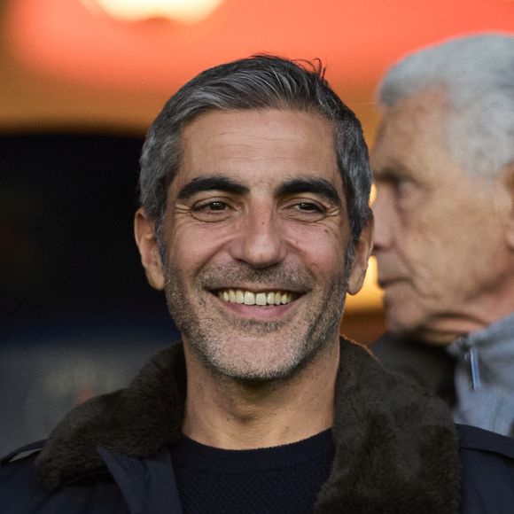 Ary Abittan - Célébrités dans les tribunes du match de Ligue 1 Uber Eats "PSG-Lyon" (4-1) au Parc des Princes à Paris le 21 avril 2024. © Cyril Moreau/Bestimage