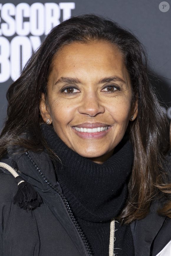 Elle tourne déjà la 21e saison et célèbre ses 30 ans de carrière avec satisfaction, fière d’avoir fait de son caractère une force dans son métier.

Karine Le Marchand à la première de la série "Escort Boys" au cinéma UGC Ciné Cité Les Halles à Paris le 18 décembre 2023.
© Cyril Moreau / Bestimage