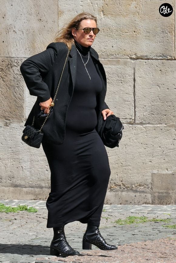 Lisa Azuelos - Arrivées aux obsèques de Mathilde Favier en l'église Saint-Sulpice à Paris, le 31 aout 2026. © Dominique Jacovides-Cyril Moreau/Bestimage