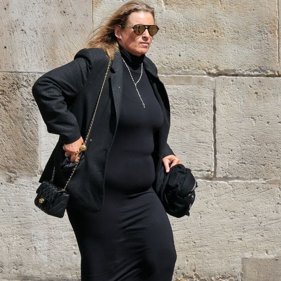 Lisa Azuelos - Arrivées aux obsèques de Mathilde Favier en l'église Saint-Sulpice à Paris, le 31 aout 2026. © Dominique Jacovides-Cyril Moreau/Bestimage