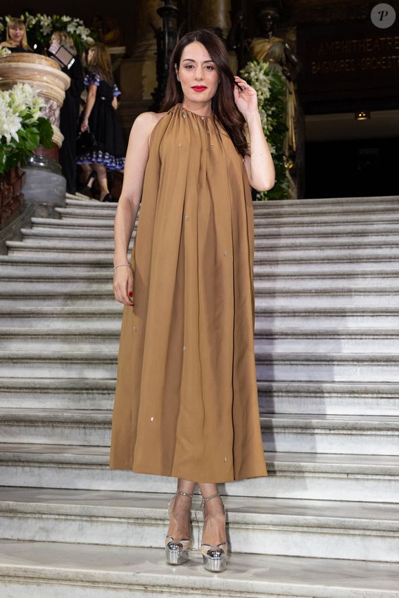 Elle a expliqué que sa mère était “son plus grand soutien” depuis le début de sa carrière.

Sofia Essaidi - People au défilé de mode automne-hiver 2024 Haute-Couture "Stéphane Rolland" lors de la fashion week de Paris. le 4 juillet 2023. © Jérémy Melloul / Bestimage