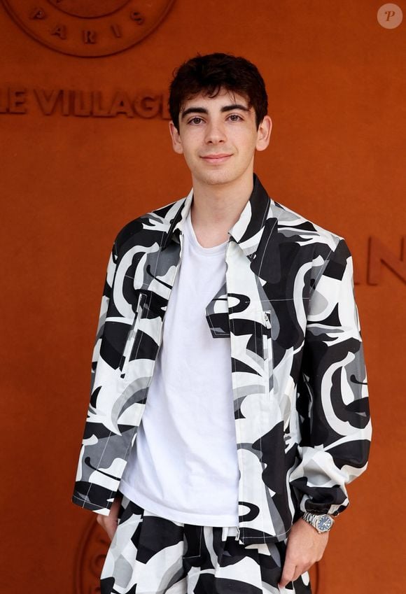 Léon Bruel au village lors des Internationaux de France de Tennis de Roland Garros 2025, à Paris, France, le 2 juin 2025. © Jacovides-Moreau/Bestimage