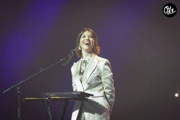 Laurie Peret (Prix de l'humour) lors de la soirée de remise des Prix Sacem 2024 aux Folies Bergère à Paris le 25 novembre 2024. © Jack Tribeca / Bestimage