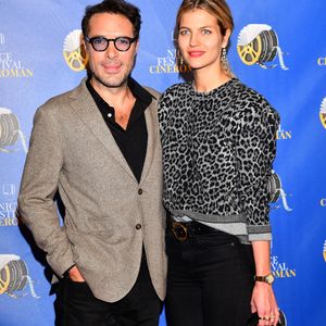 Nicolas Bedos, le président du Jury, et sa compagne Pauline Desmonts lors de la soirée de clôture de la 3eme édition du Festival Cinéroman à Nice, le 24 octobre 2021
©Bruno Bebert / Bestimage