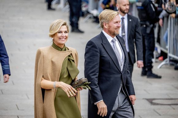 La reine Maxima des Pays-Bas et le roi Willem-Alexander arrivent sur la place Guillaume II dans le cadre des célébrations de la passation de pouvoir au Luxembourg (1er jour à Luxembourg, Luxembourg, 3 octobre 2025). Photo : Dana Press / Bestimage