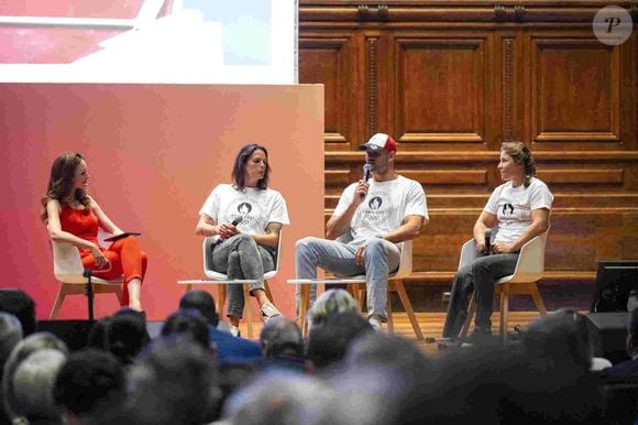 Parrains des Relais de la Flamme Olympique
Laure Manaudou - Florent Manaudou et Mona Francis - Dévoilement du parcours du relais de la flamme des Jeux Olympiques de Paris 2024 dans la grand amphitheatre de la Sorbonne à Paris le 23 juin 2023.