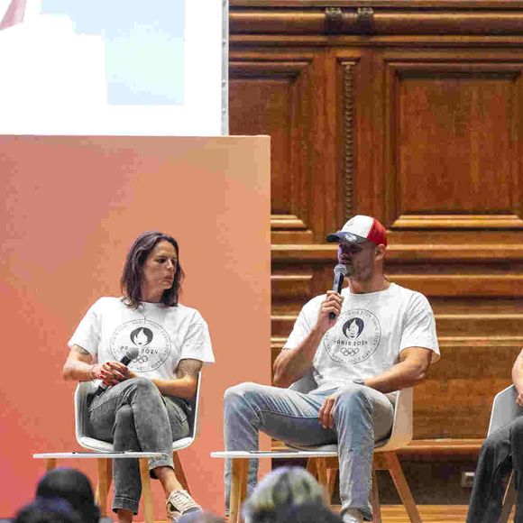 Parrains des Relais de la Flamme Olympique
Laure Manaudou - Florent Manaudou et Mona Francis - Dévoilement du parcours du relais de la flamme des Jeux Olympiques de Paris 2024 dans la grand amphitheatre de la Sorbonne à Paris le 23 juin 2023.