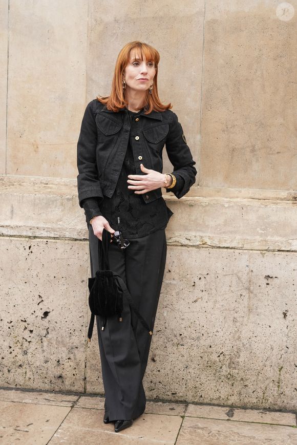 Force est de constater Lolita est non seulement le portrait de sa maman mais a aussi hérité de son sens du style !

Lolita Chammah assiste au défilé Patou Automne/Hiver 2026-2027 dans le cadre de la semaine de la mode à Paris le 25 janvier 2026 à Paris, France.

© Lucia Sabatelli / Bestimage